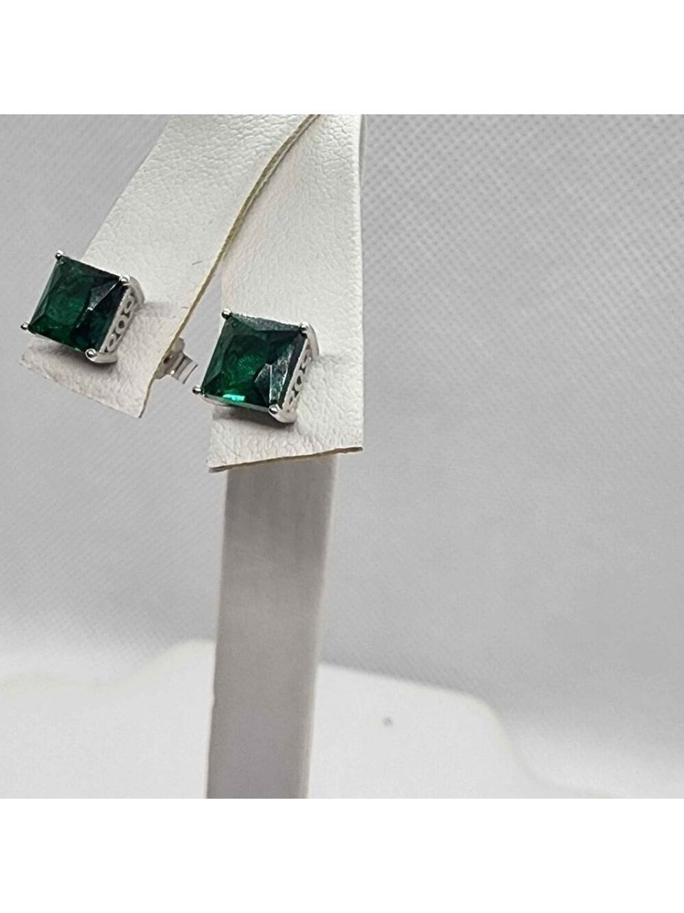 NEW Sterling Silver 925 Green GemStone Studs - Earrings